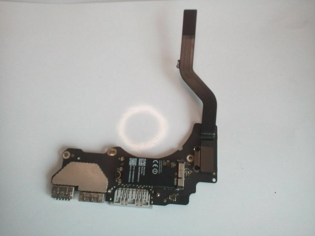 MacBook Pro Retina 13" A1502 2015 USB HDMI SD Right I/O Board | 661-02457