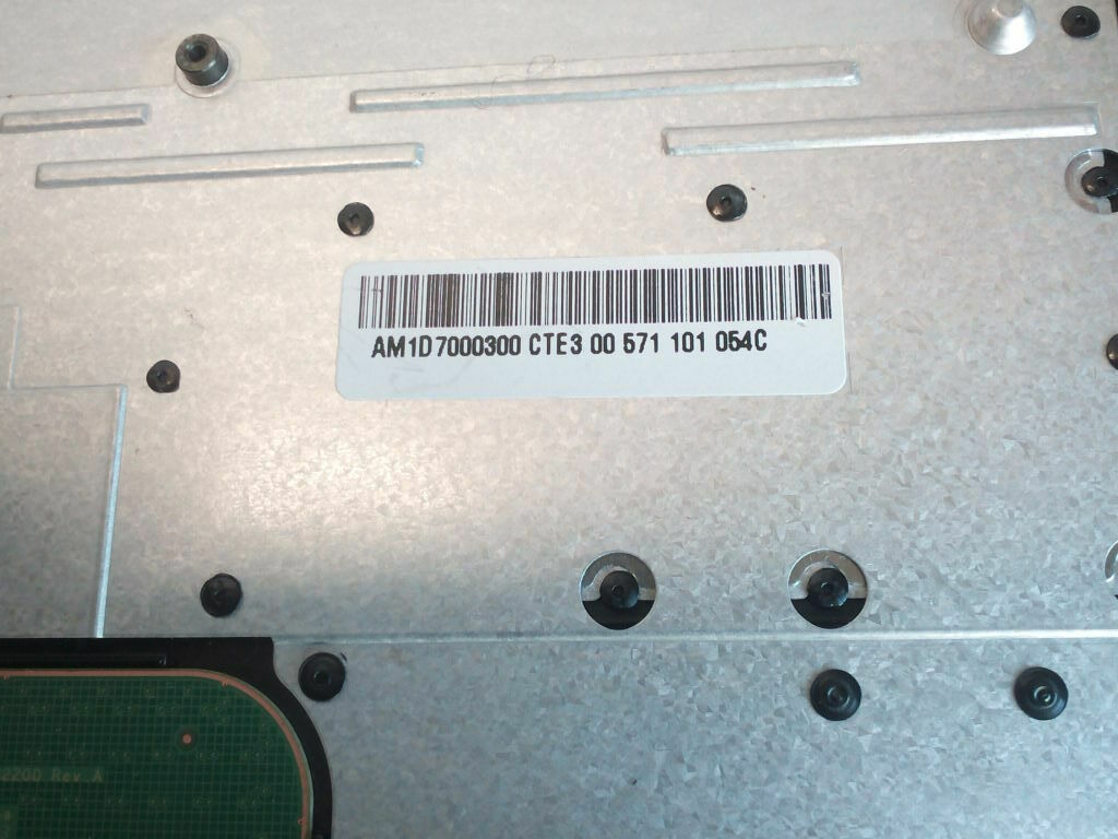 TOSHIBA SATELLITE C40-C 14.1" Palmrest / Keyboard UK Touchpad / AM1D700300