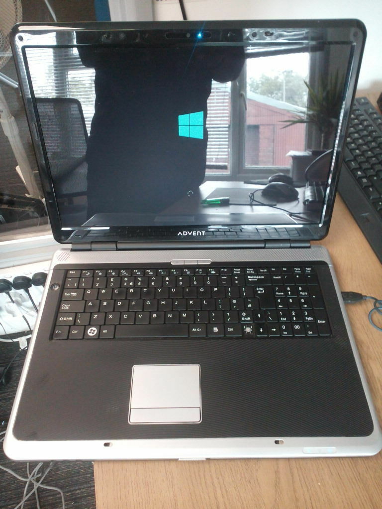 Advent 6552 17.3” Pentium 2.16ghz 3gb 500gb Hdd Laptop Webcam