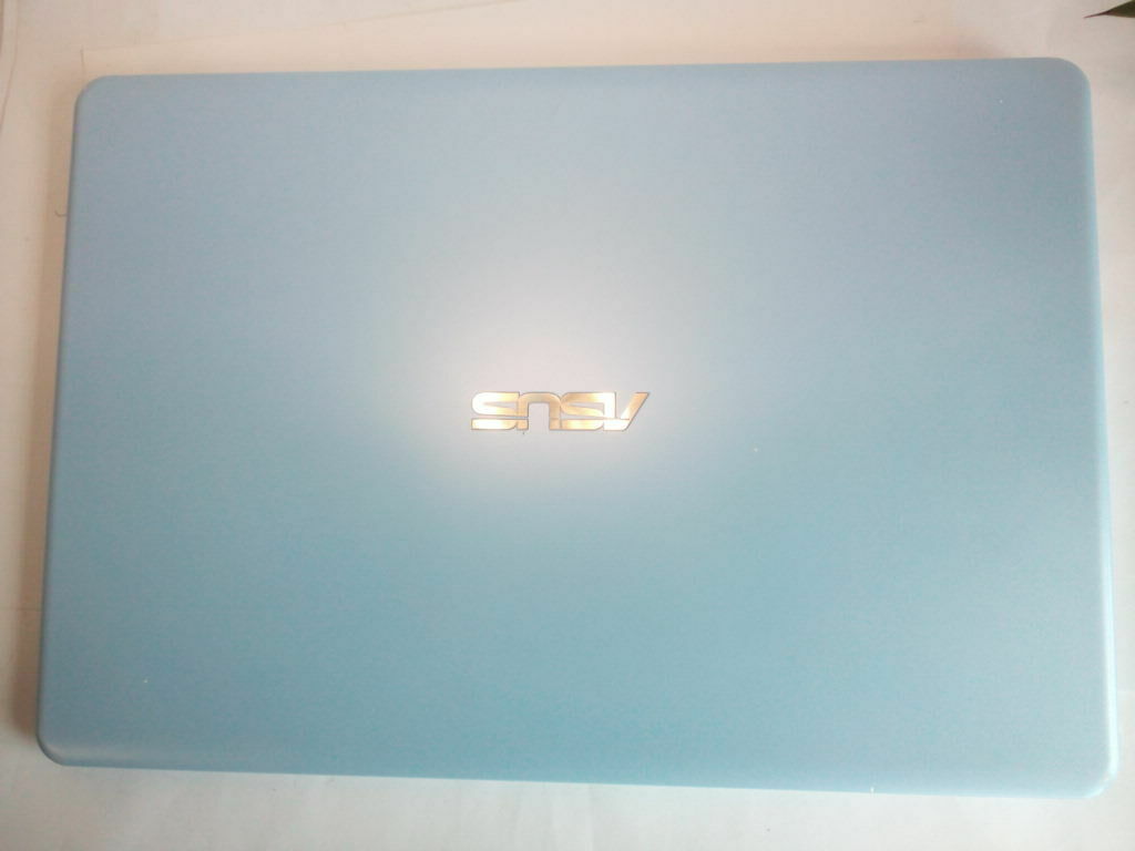 Asus e406s 14” Blue Laptop/Netbook 1.04ghz 4gb Ram 64gb Ssd Window 11 Home