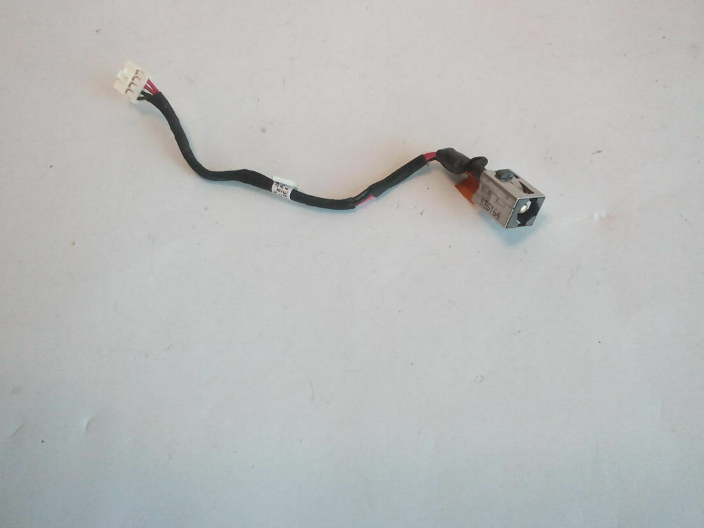 TOSHIBA SATELLITE C40-C 14.1" DC Socket + Cable / DC30100VF00