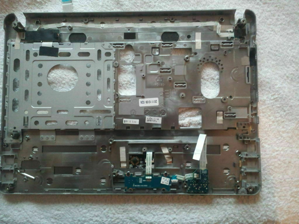 HP PROBOOK 4330s i3 Series PALMREST / NON FINGERPRINT VERSION / 646331-001