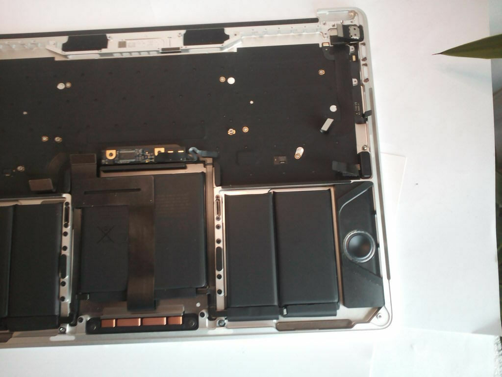 Apple MacBook Pro 13" 2016/17 A1706 4TB PALMREST KEYBOARD 821-00681 | 661-07951