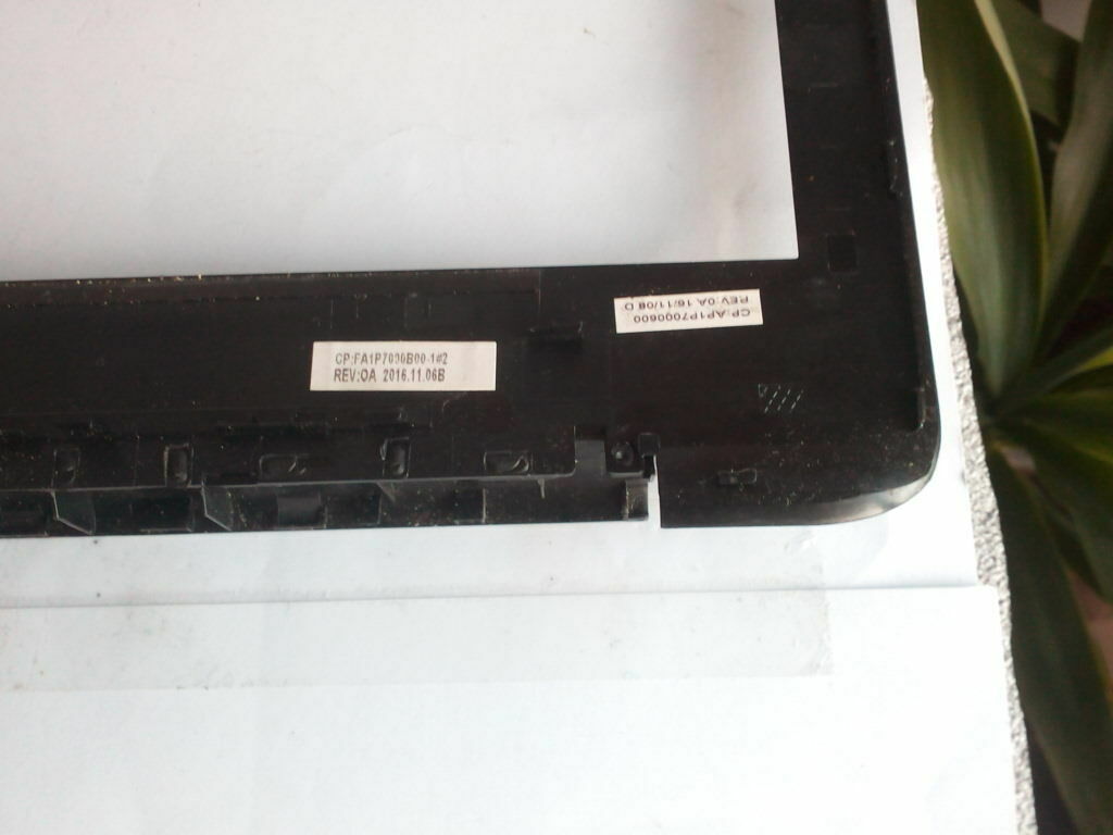 DELL Inspiron 17 5767 17" SCREEN BEZEL SURROUND FRAME 07WCJX