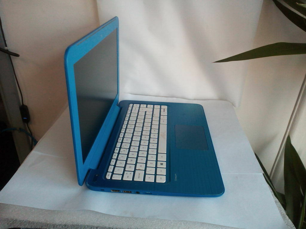 HP Stream 13.3" N3050 1.60GHz 32GB SSD HDD 2GB W10 Webcam Netbook Laptop