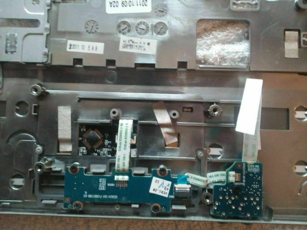 HP PROBOOK 4330s i3 Series PALMREST / NON FINGERPRINT VERSION / 646331-001