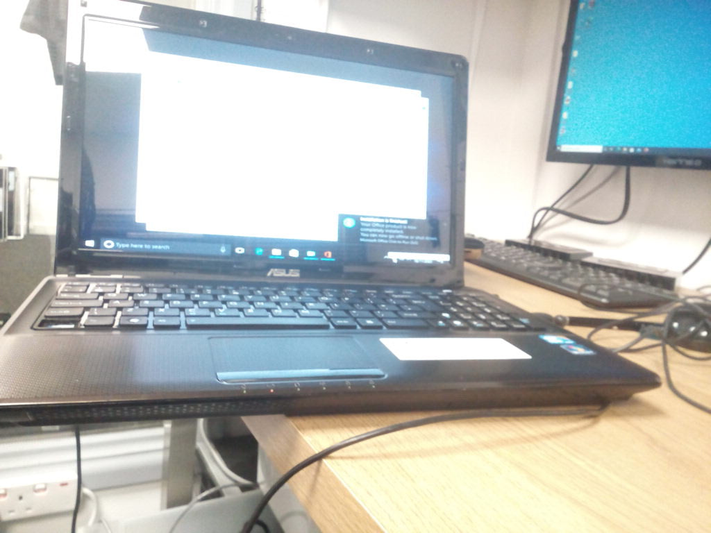 Cheap Asus k52f 15.6 i5 m480 2.67ghz, 4gb 320gb, w10 Pro Webcam, Hdmi Laptop