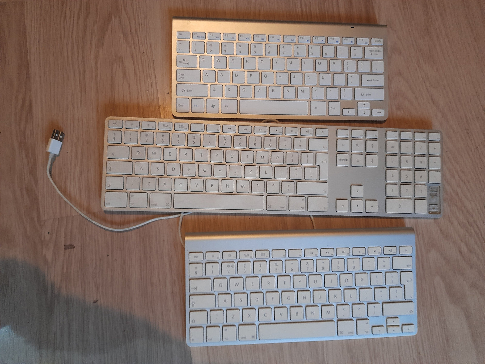 3 x Apple Mac Magic Wireless / Wired Keyboards For Spares Or Repairs