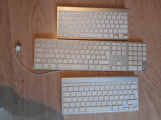 3 x Apple Mac Magic Wireless / Wired Keyboards For Spares Or Repairs
