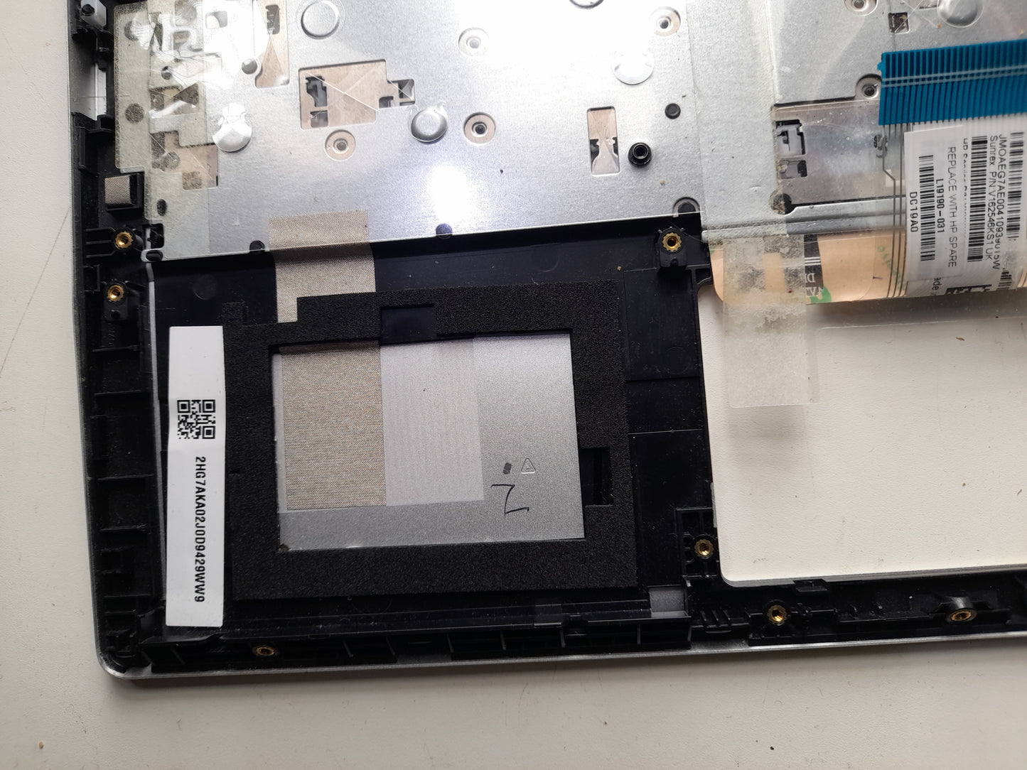 hp Pavilion 14-ce3xxx 14-ce3610sa 14" Palmrest / Keyboard / Card Reader |     L26423-031