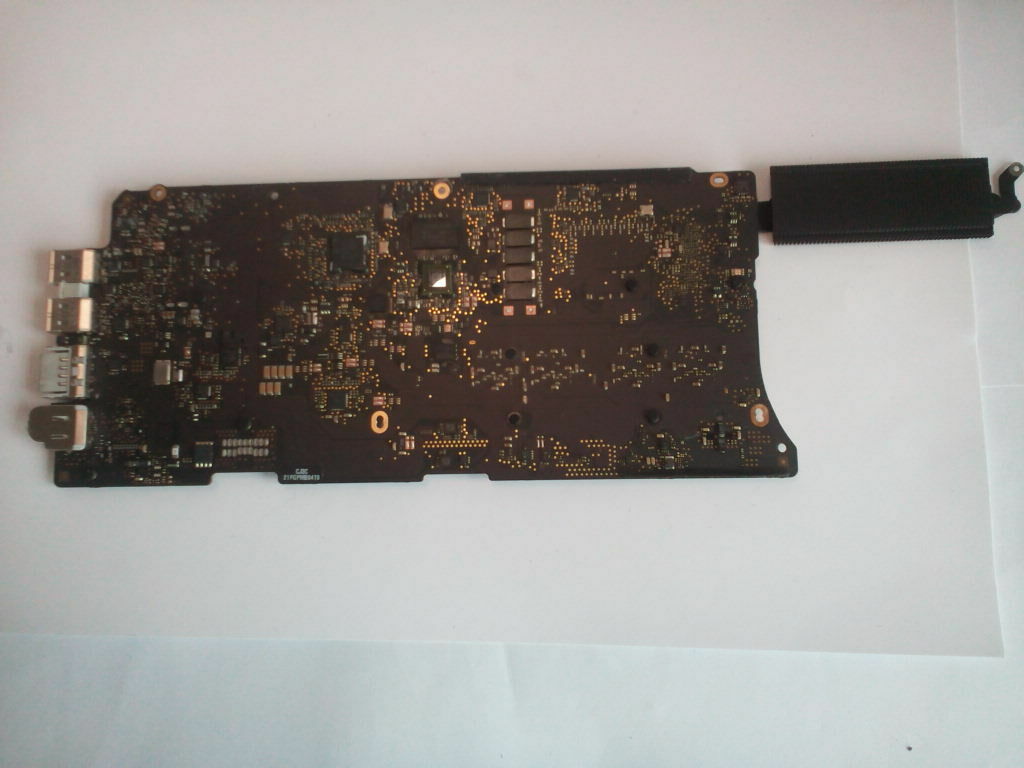 MacBook Pro Retina 13" A1502 2015 LOGIC BOARD 2.7GHZ 8GB | 661-02354 820-4924-a