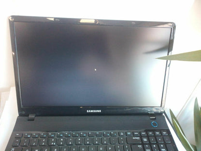 Samsung NP300E5A i5-2400M 2.50GHz 6GB Ram 250GB SATA HDMI W10 Pro Laptop