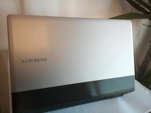 Samsung NP300E5A i5-2400M 2.50GHz 6GB Ram 250GB SATA HDMI W10 Pro Laptop