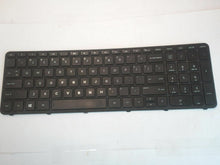 Load image into Gallery viewer, hp Pavilion 15-g317cl 15-Series ORIGINAL KEYBOARD &amp; FRAME 749658-001 Grade A

