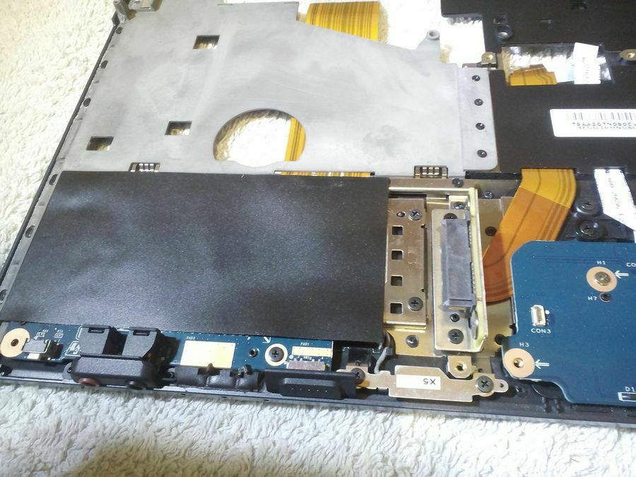 Sony Vaio VPCS115FH / PCG-51111W Laptop PALMREST w/TB w/DC SOC & POWER BUTTON