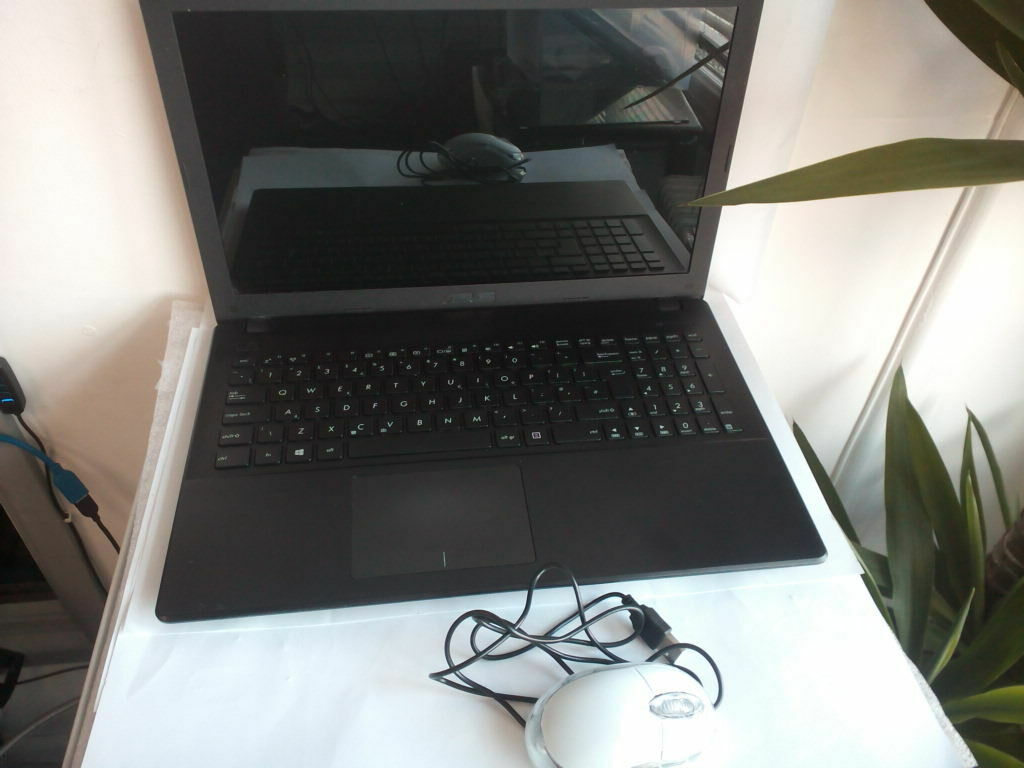ASUS X551M  15.6" N2840 2.16GHz 128GB SATA HDD 4GB W11 Webcam Laptop