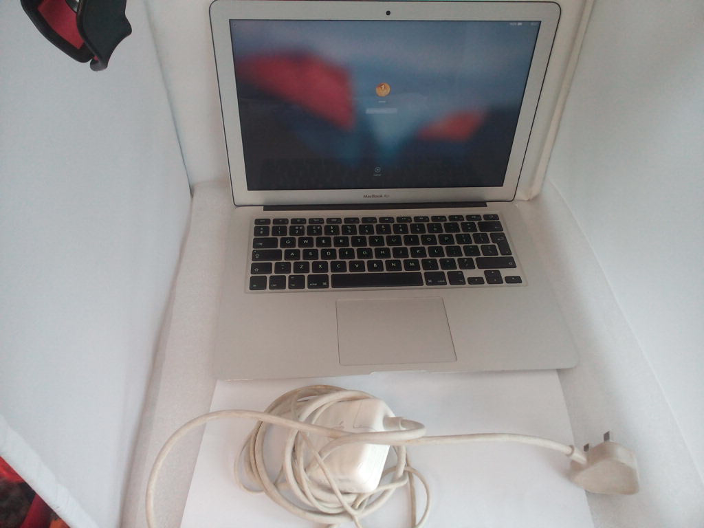Apple MacBook AIR 13'' A1466 Core i5 1.8GHz 4GB/256GB (Mid 2012) Grade A-